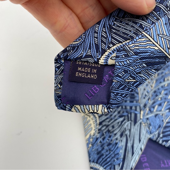 Liberty Of London 100% Silk Tie Blue Peacock Feathers Made In England Classic - Picture 5 of 5
